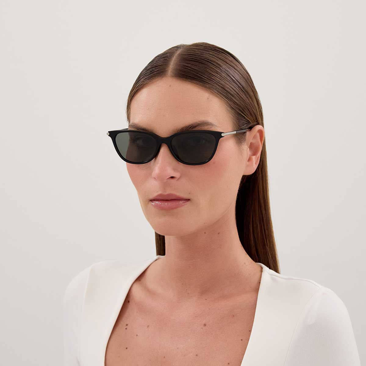 Alexander McQueen Occhiali da Sole AM0553S 001 Nero/Grigio Donna