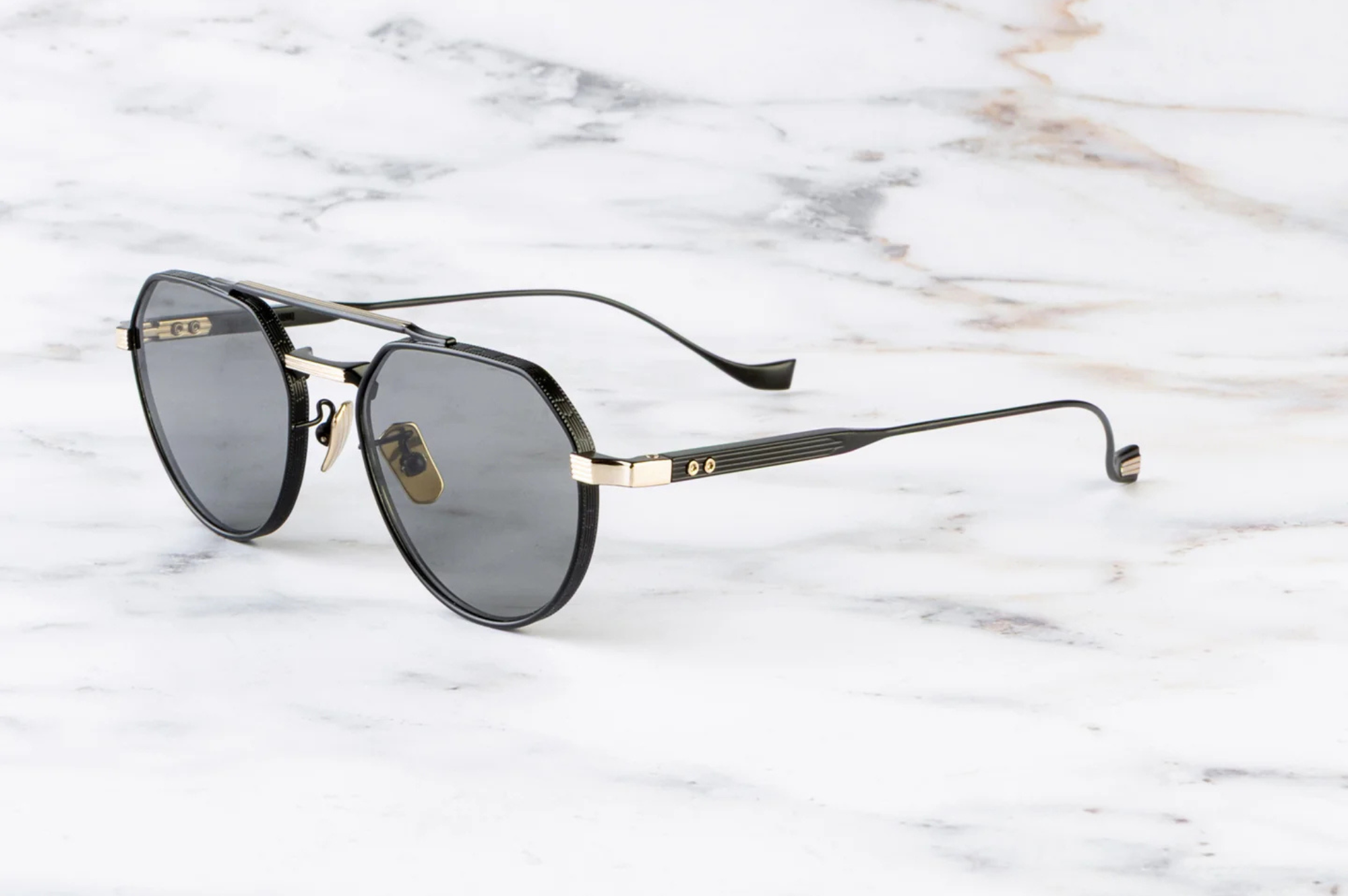 Occhiali da sole Cutler And Gross Draycott 1426 Black Gol