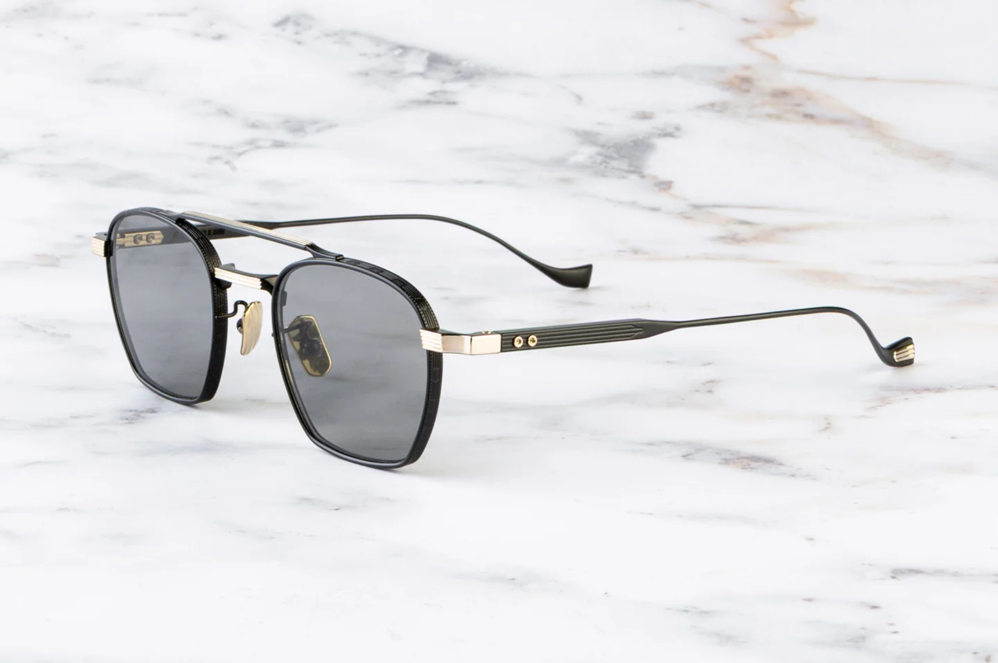 Occhiali da sole Cutler And Gross Cranley 1425 Black Gold