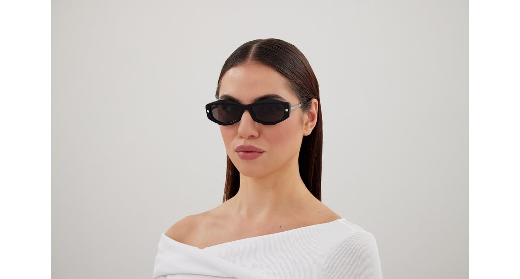 Alexander McQueen AM0482S 001