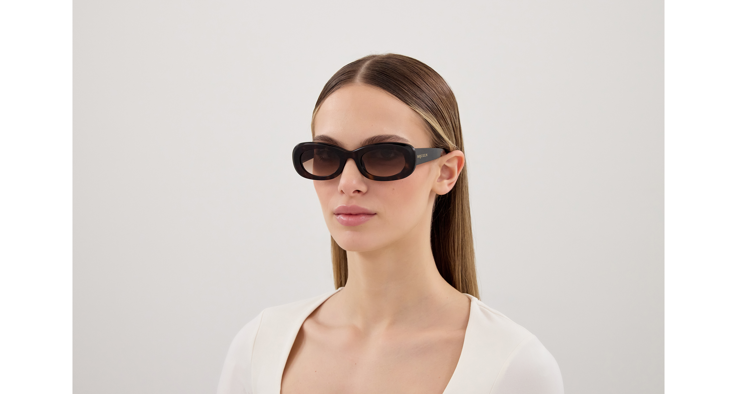 Alexander McQueen AM0527S 002