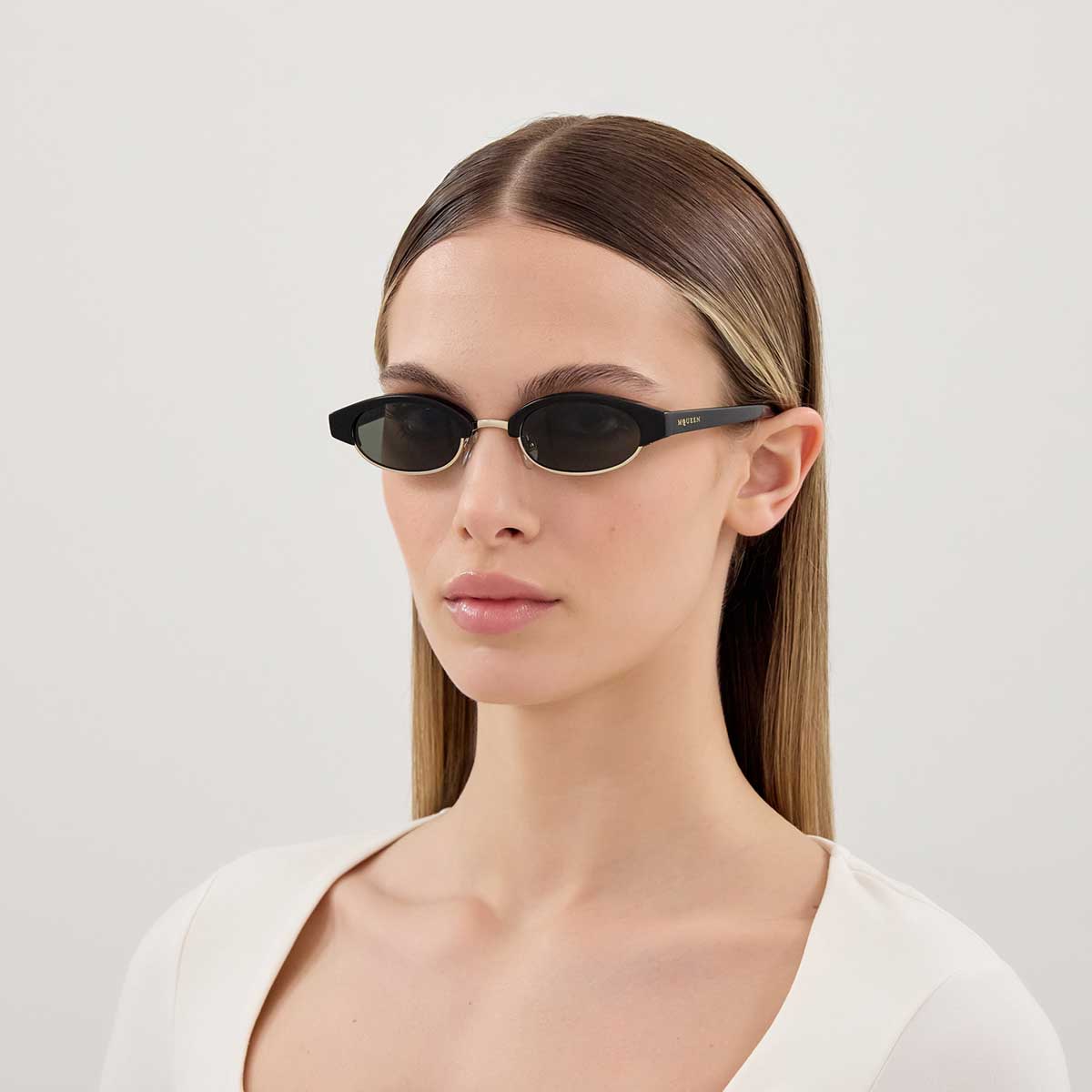 Alexander McQueen Occhiali da Sole AM0534S 001 Nero/Grigio Unisex 4